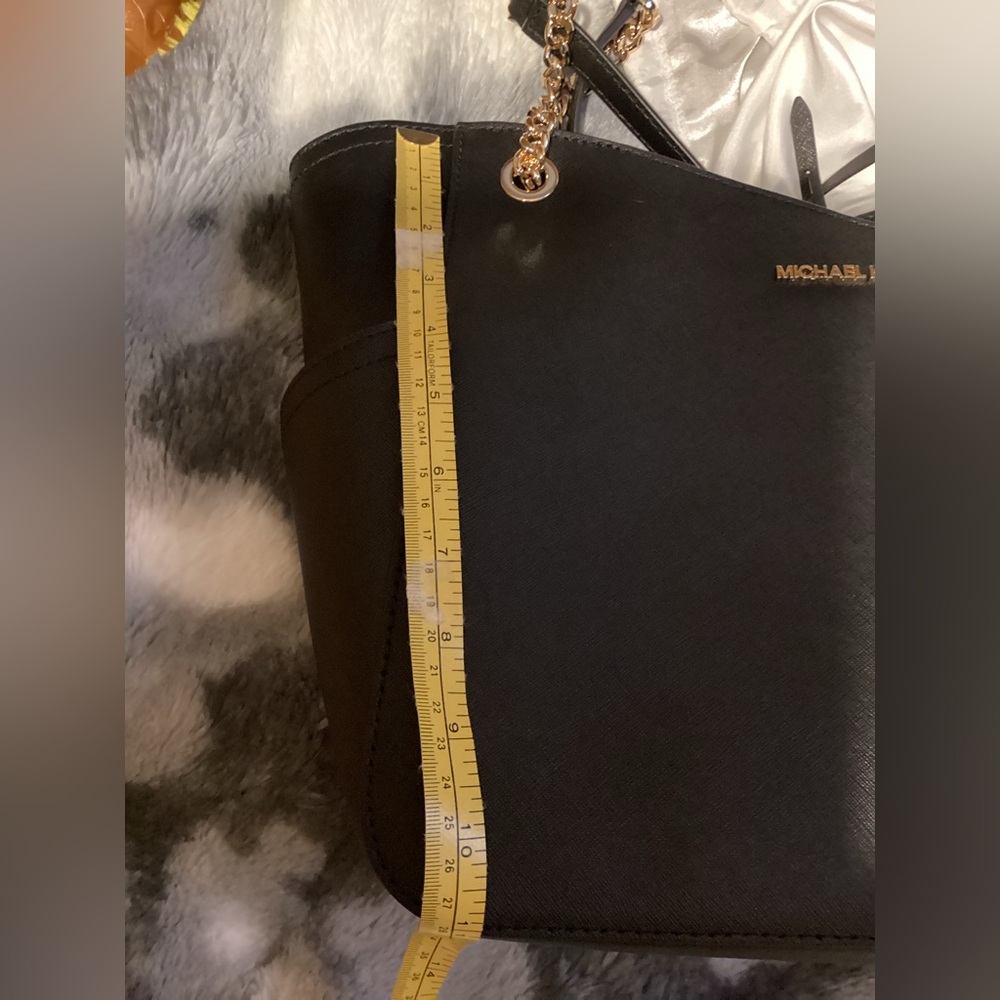 Michael Kors Black Shoulder Bag with Gold Chain - NWOT - Picture 13 of 13
